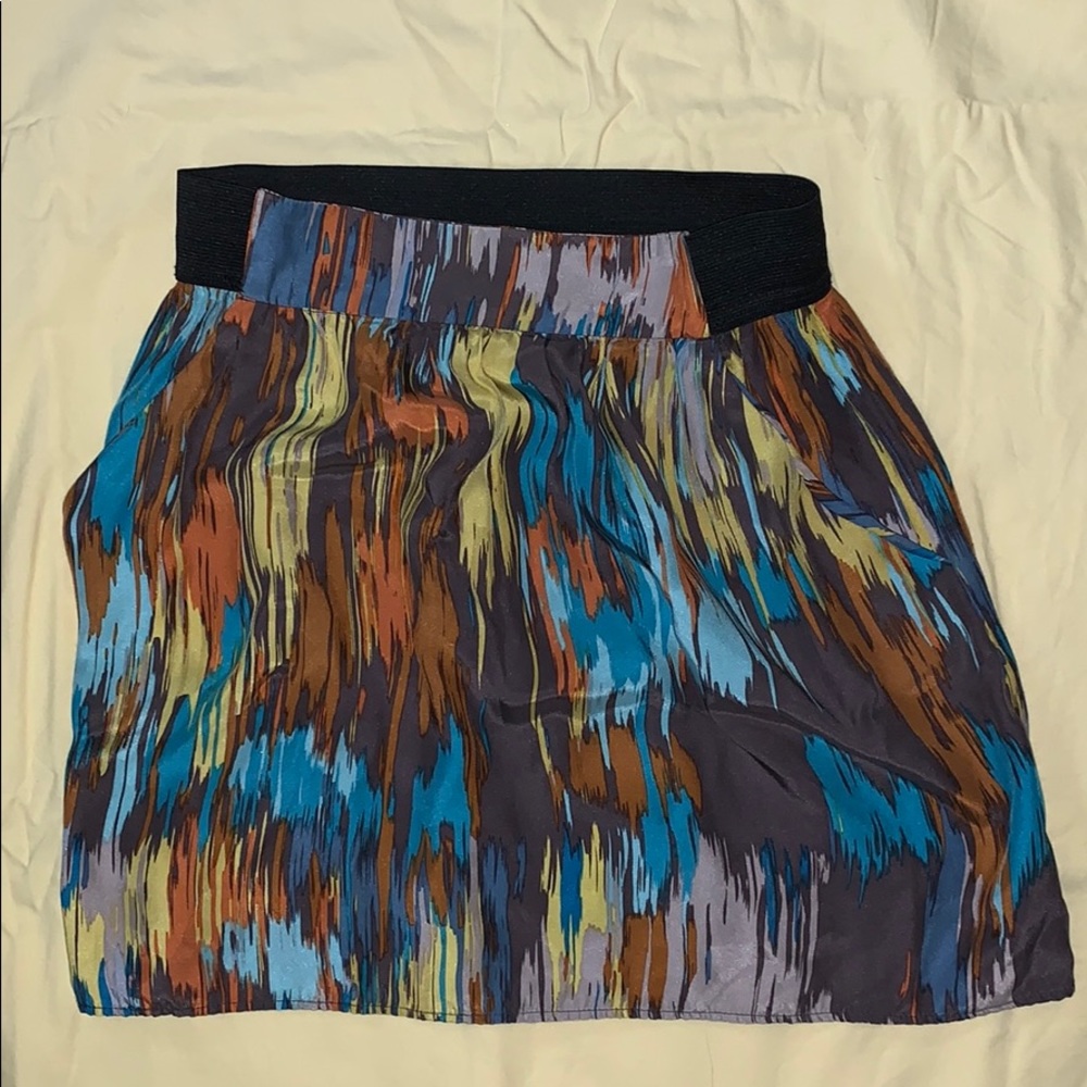 Colorful skirt with pockets